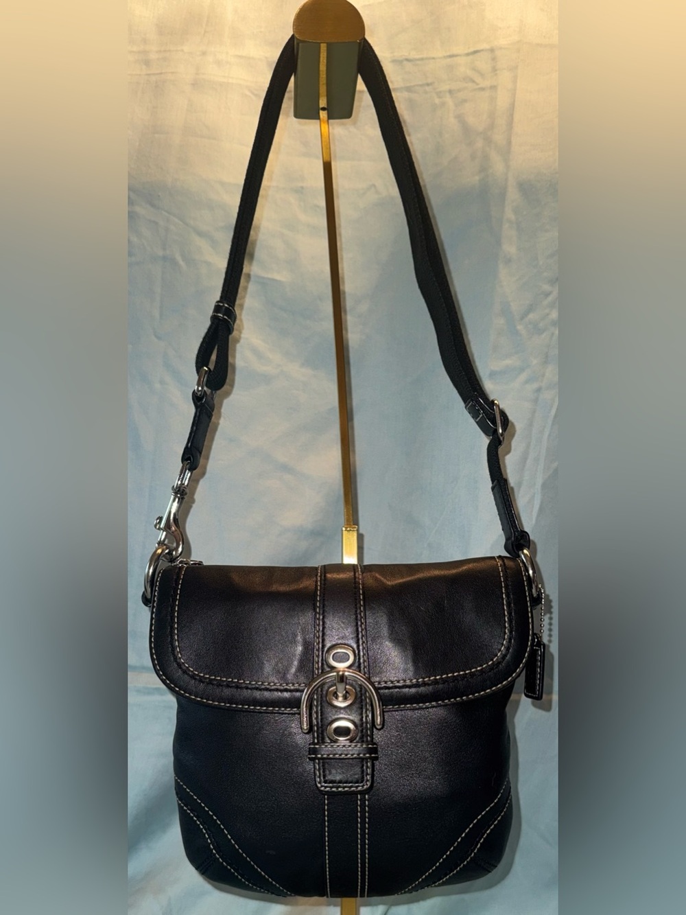 Coach Black Leather Flap Crossbody Bag Contrast Stitching & Adjustable Strap